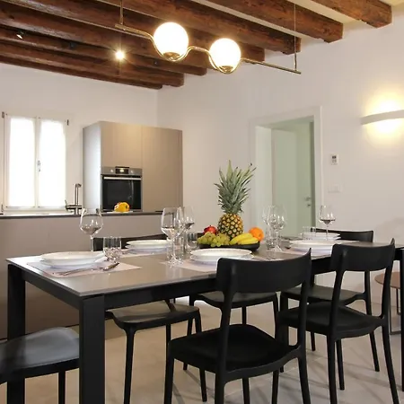 Apartment Modern Art Venice