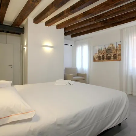 Apartment Modern Art Venice